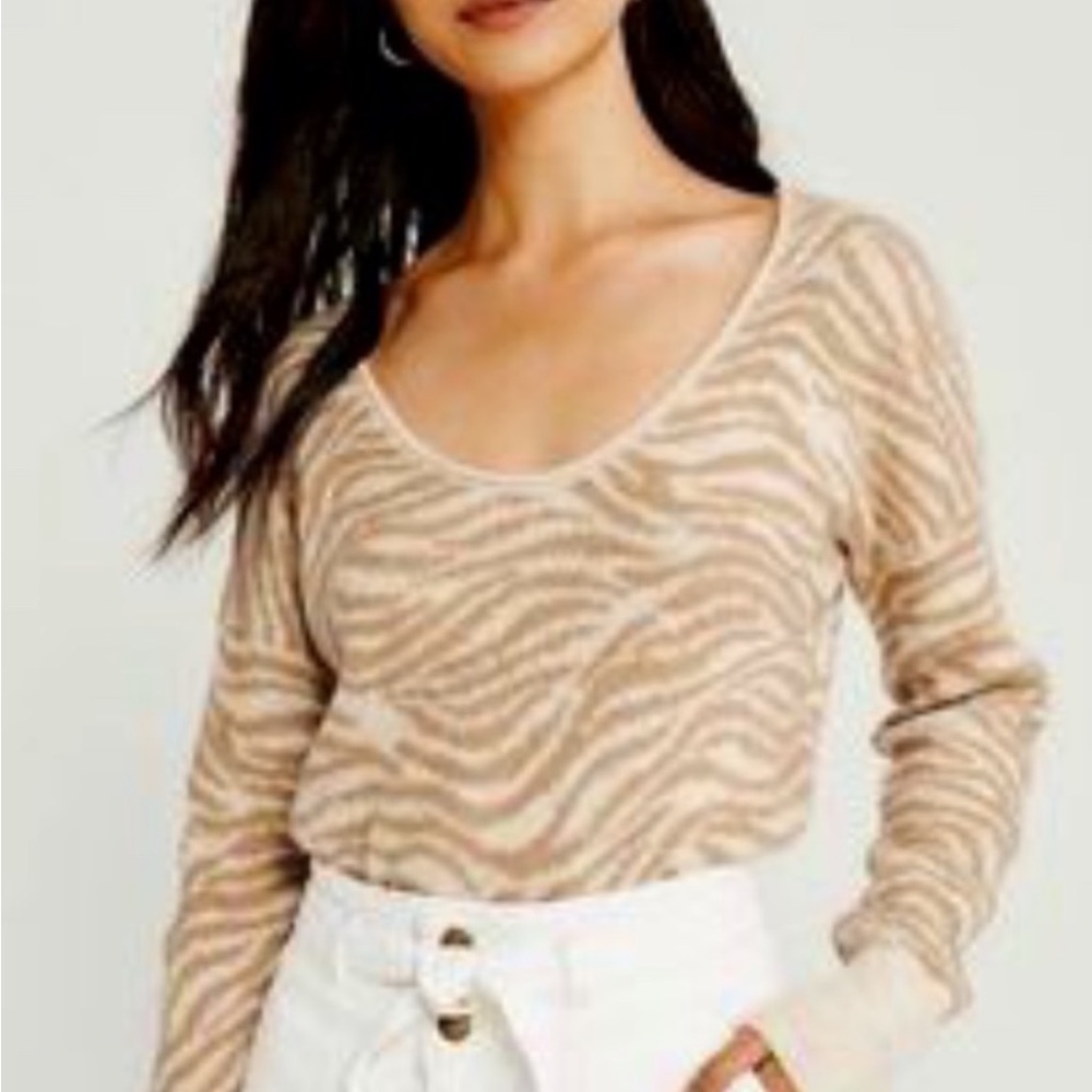 Women’s Abercrombie and Fitch sweater
